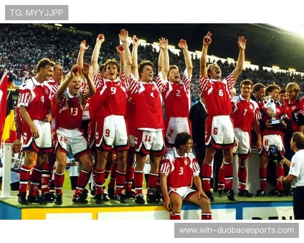 丹麦足球球星的崛起与辉煌历程：从传奇到未来之星的故事