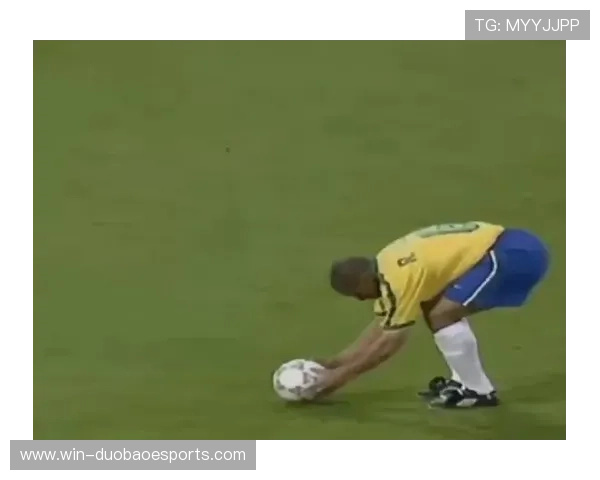 足球历史上任意球破门最多的球星是谁 揭秘他背后的训练与成就